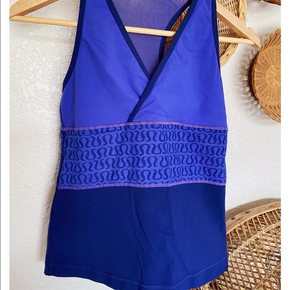 Lululemon Tank Top w/ built in Bra - Picture 1 of 10